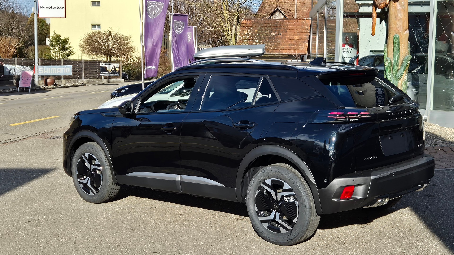 PEUGEOT 2008 1.2 MHEV Allure Helvetia (418)-image-1