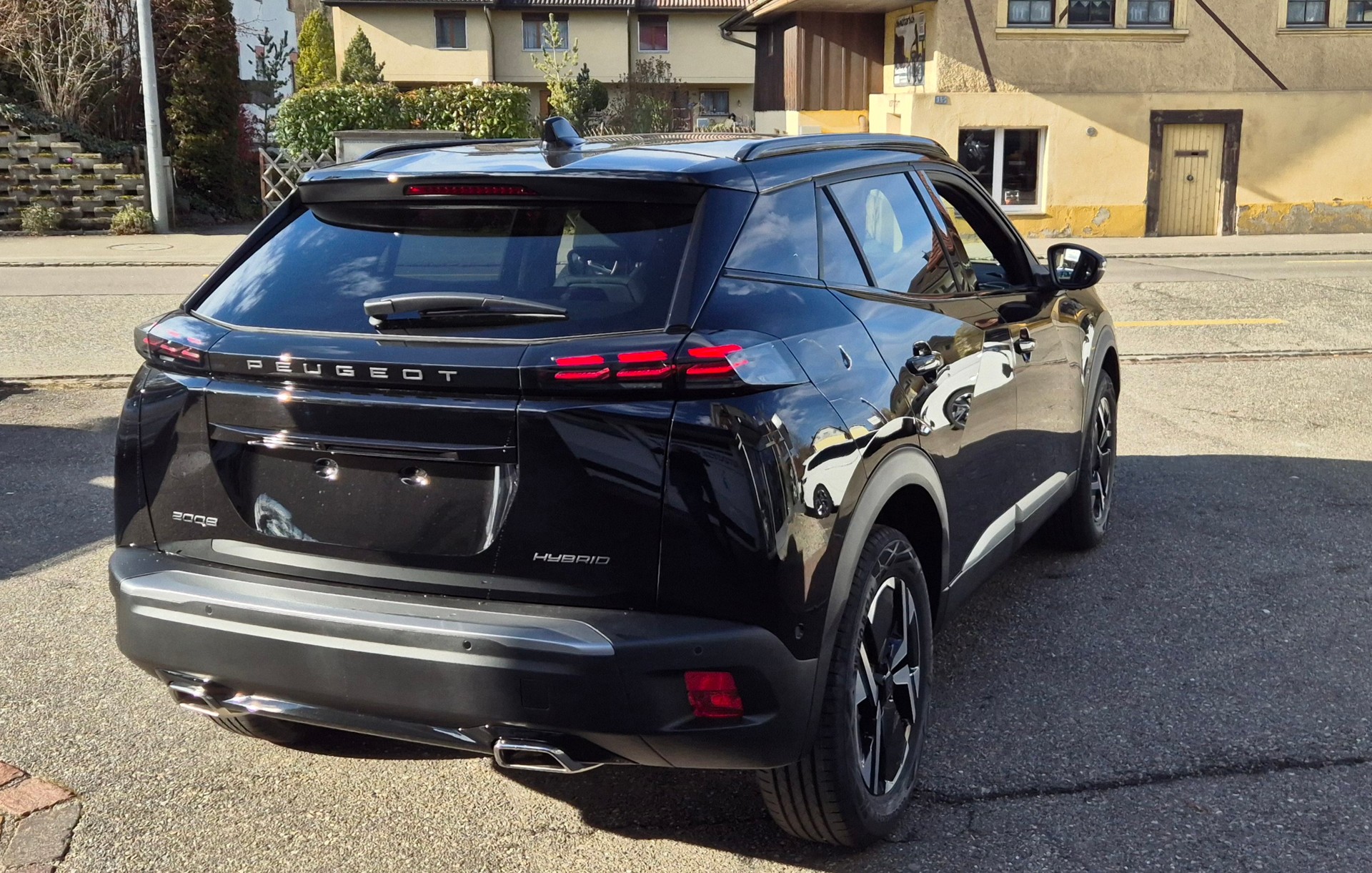 PEUGEOT 2008 1.2 MHEV Allure Helvetia (418)-image-2
