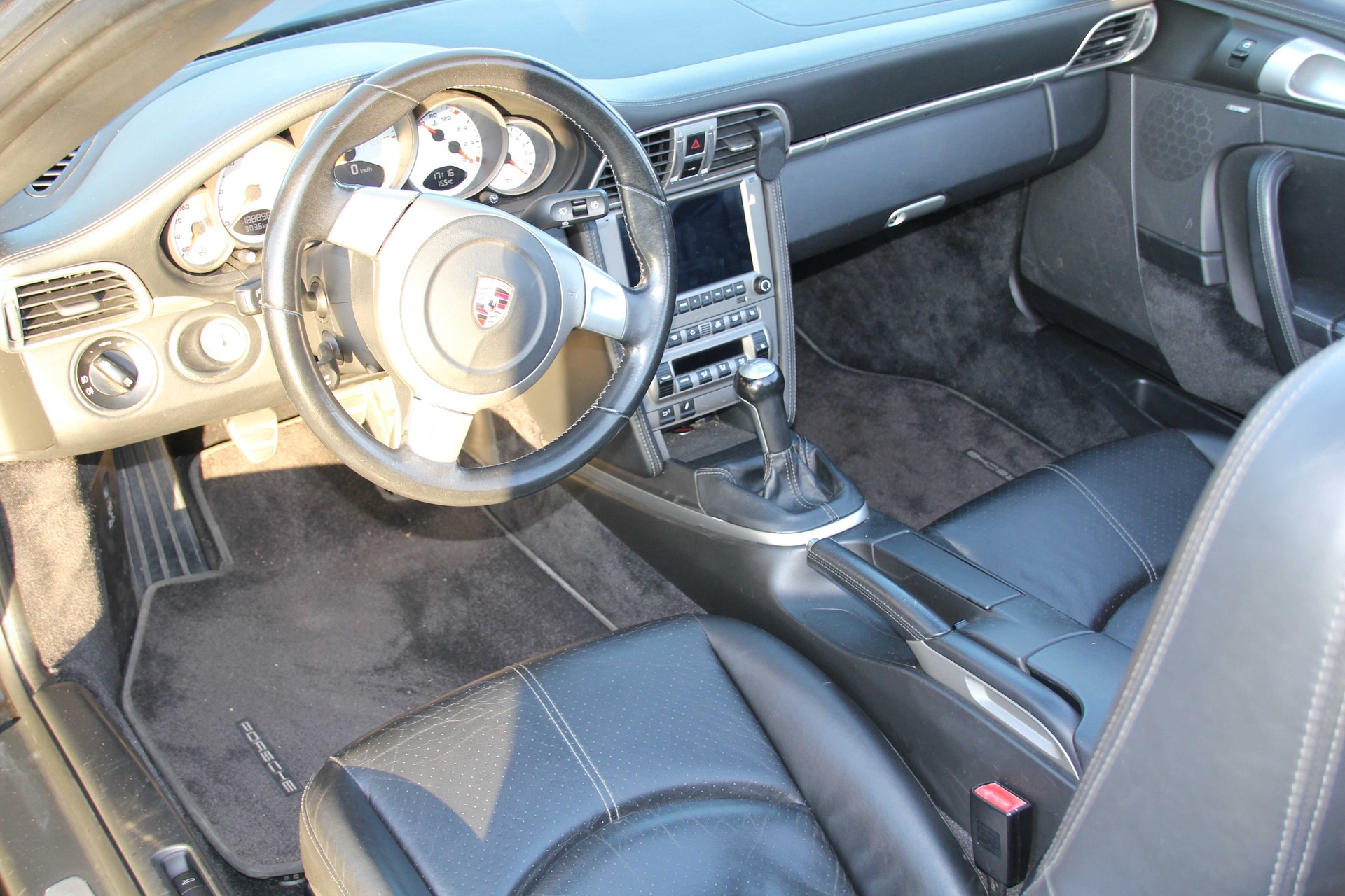 PORSCHE 911 Cabrio Carrera S (PCM+ Navi/DAB/Apple Car Play)-image-4
