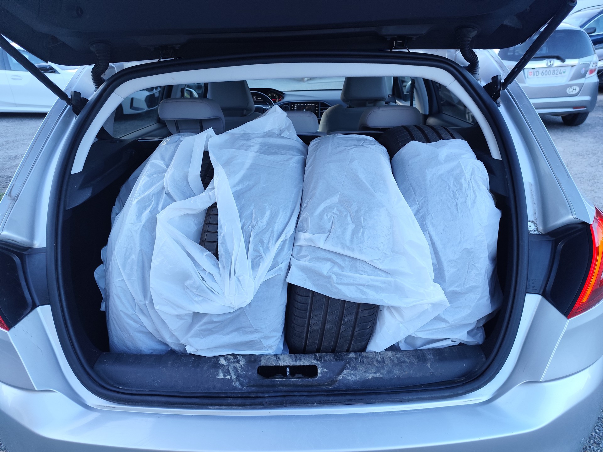 PEUGEOT 308 1.2 THP Style-image-10