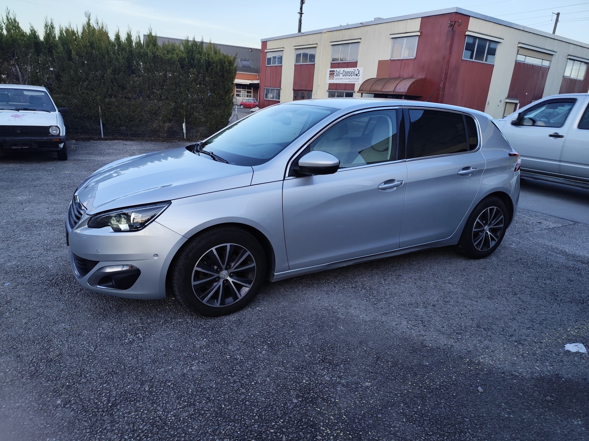 PEUGEOT 308 1.2 THP Style-image-2