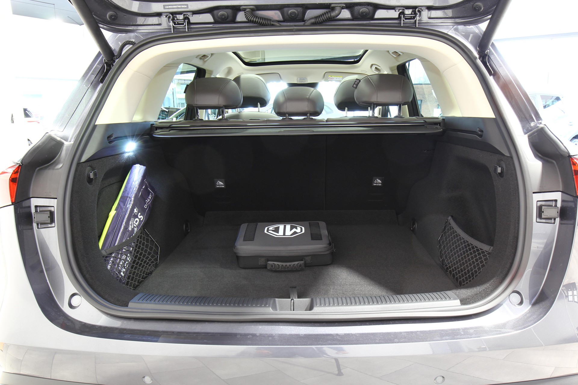 MG S6 EV 77 kWh Luxury 4WD-image-10