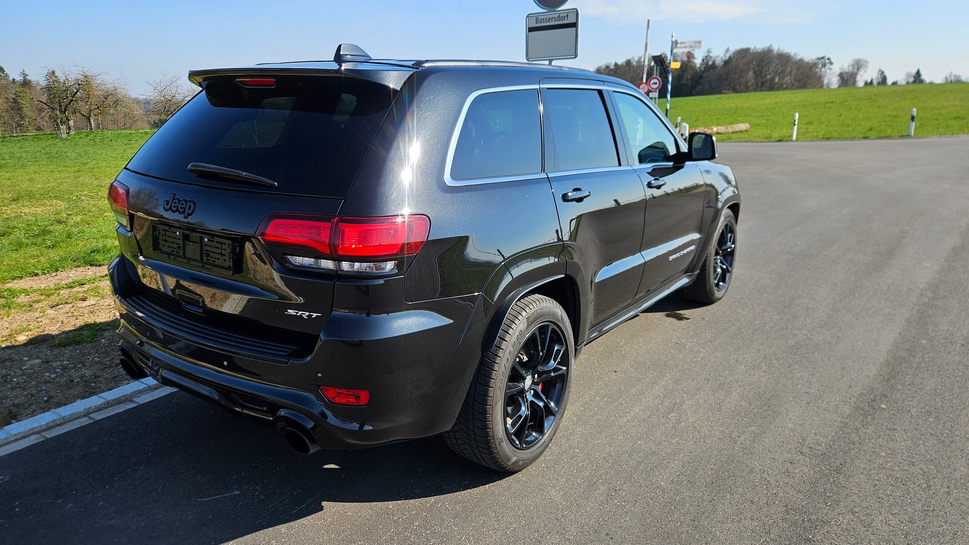JEEP Grand Cherokee 6.4 V8 HEMI SRT8 Automatic-image-2