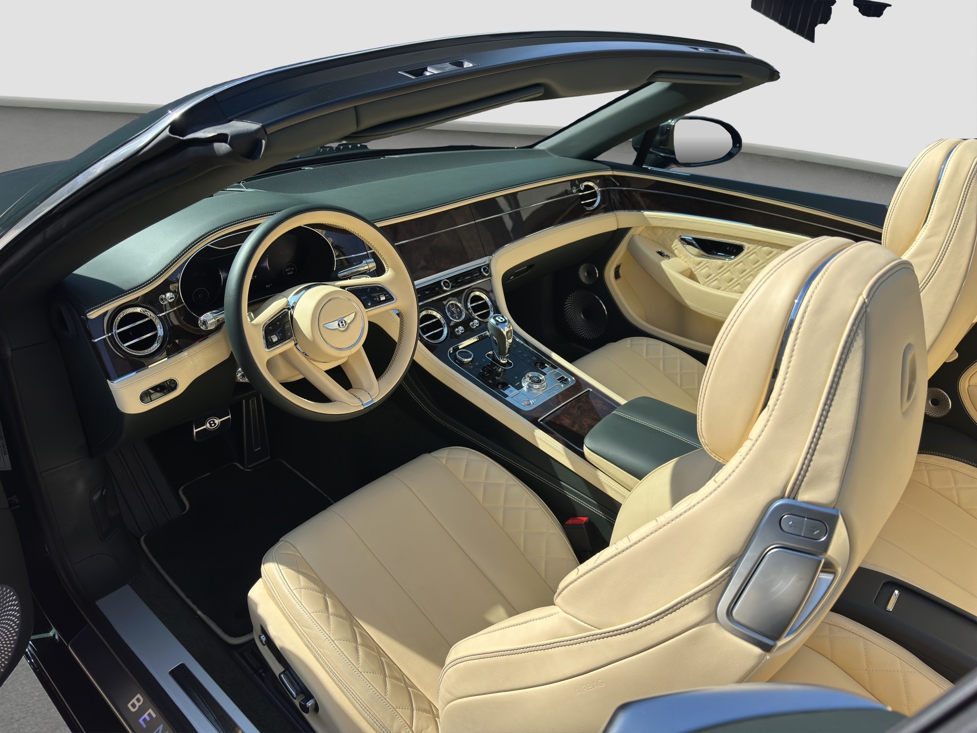 BENTLEY Continental GTC 4.0 V8 Mulliner-image-8
