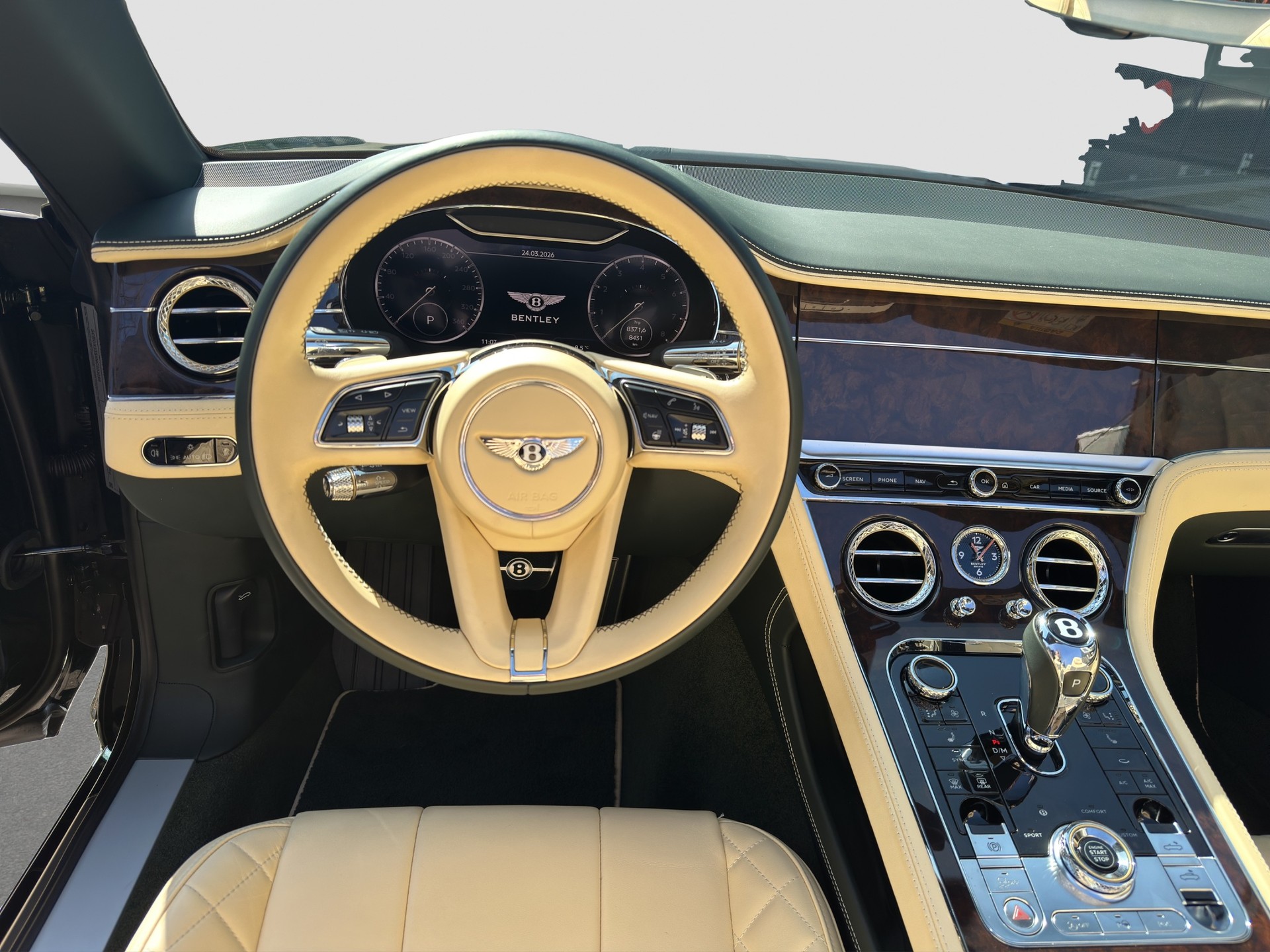 BENTLEY Continental GTC 4.0 V8 Mulliner-image-10