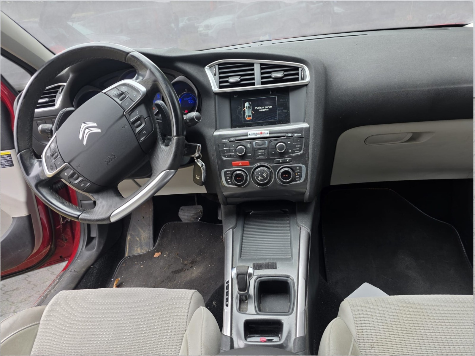 CITROEN C4 Berline 1.6 THP Exclusive EGS6-image-9