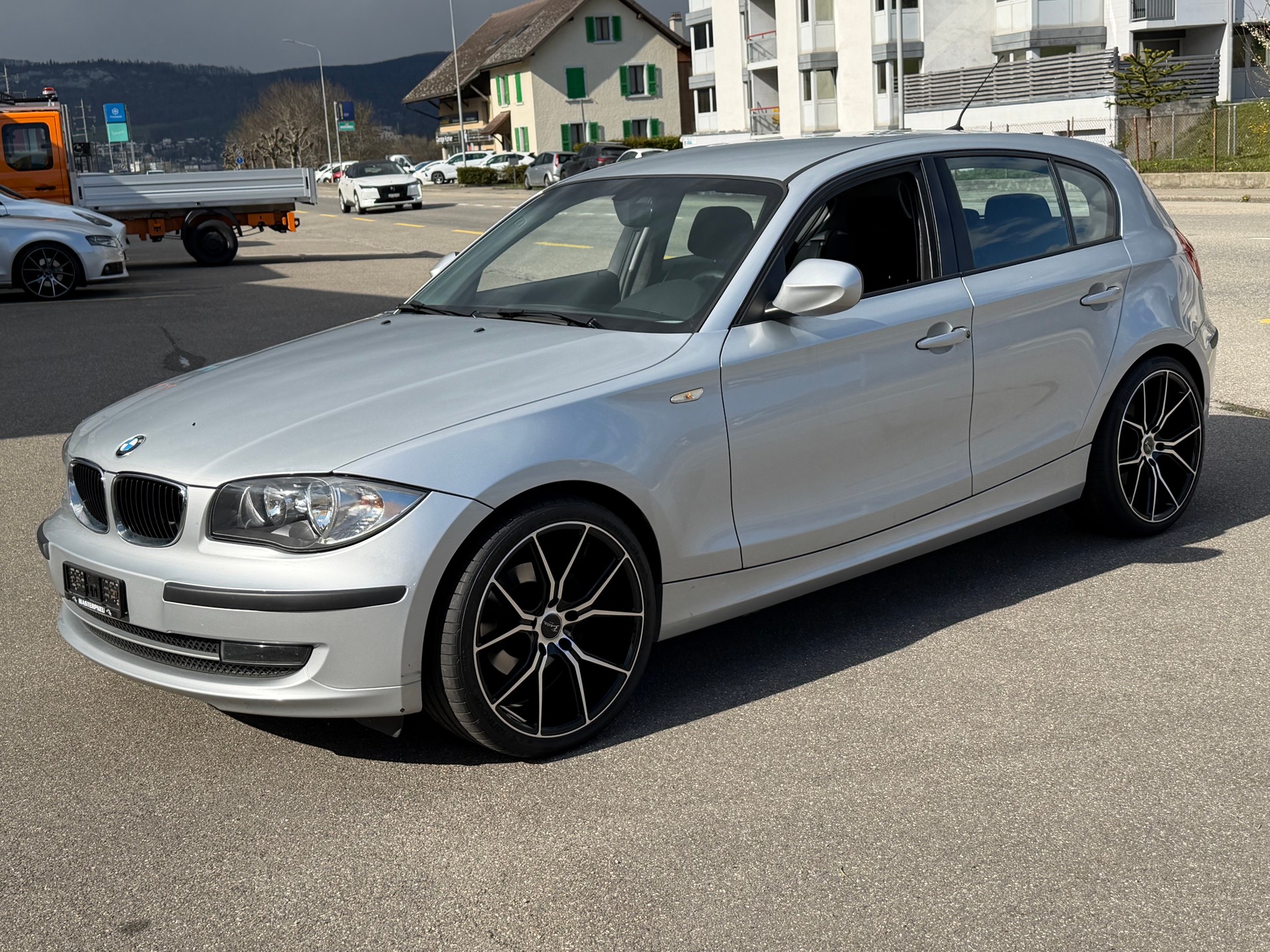 BMW 118i-image-2