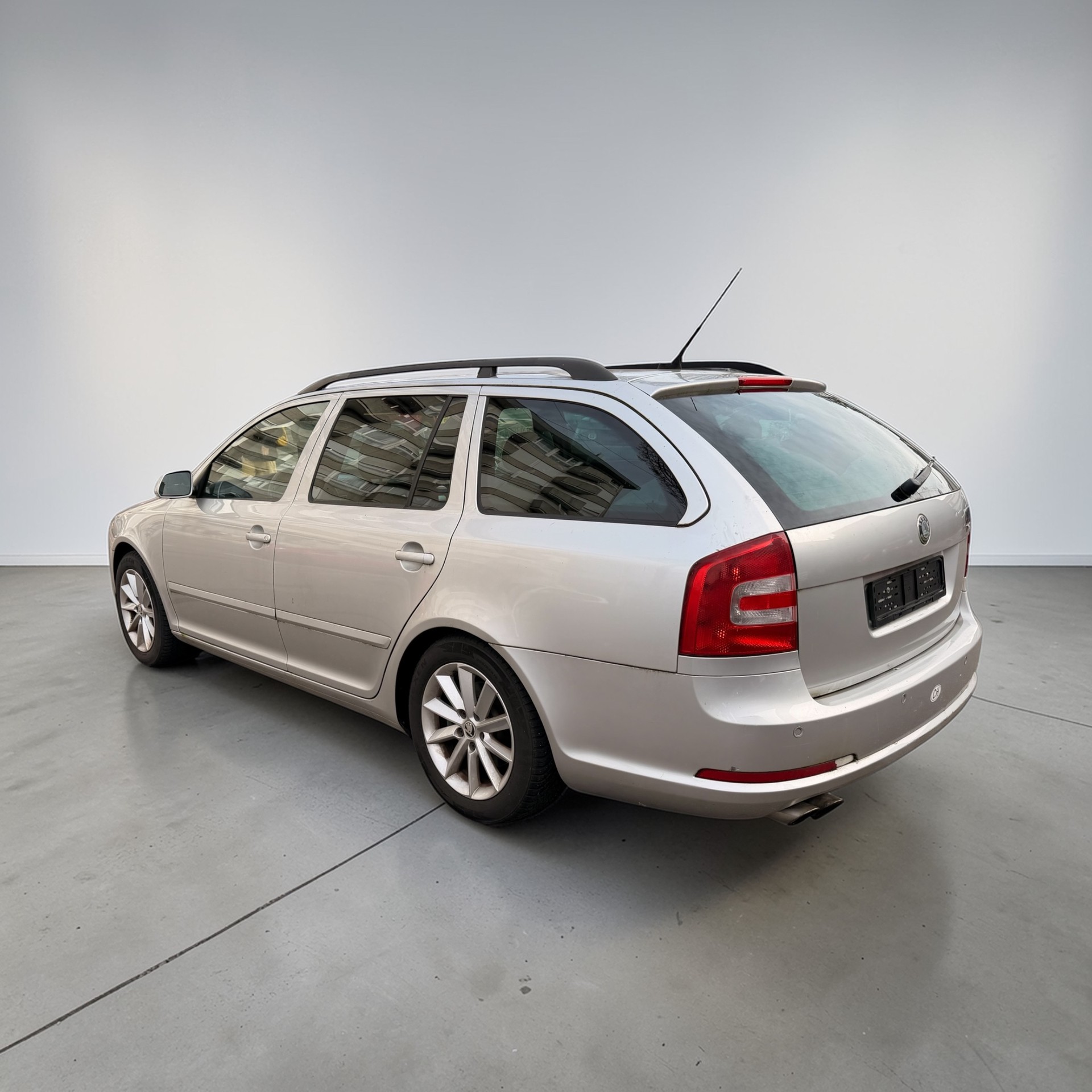SKODA Octavia 2.0 TFSI RS-image-3
