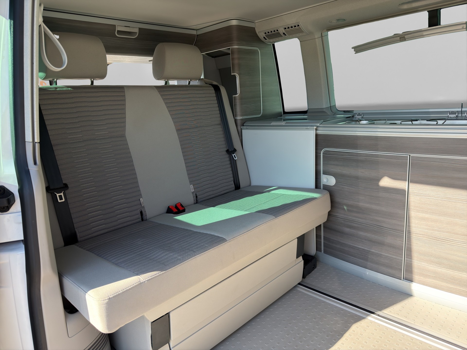 VW T6 California 2.0 TDI Ocean DSG-image-12