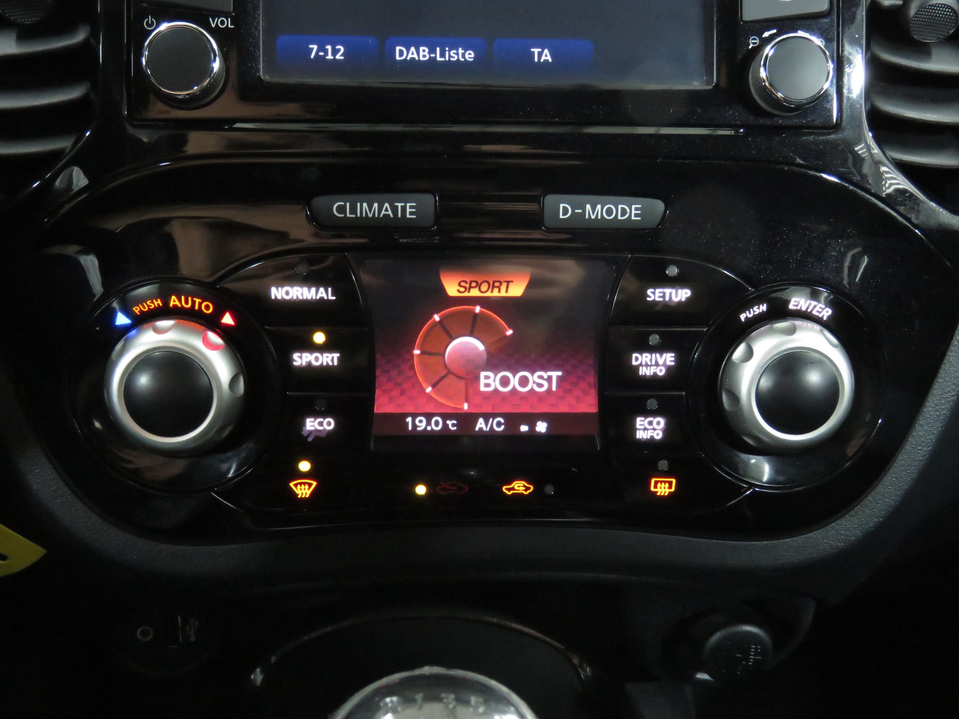 NISSAN Juke 1.2 DIG-T tekna-image-15