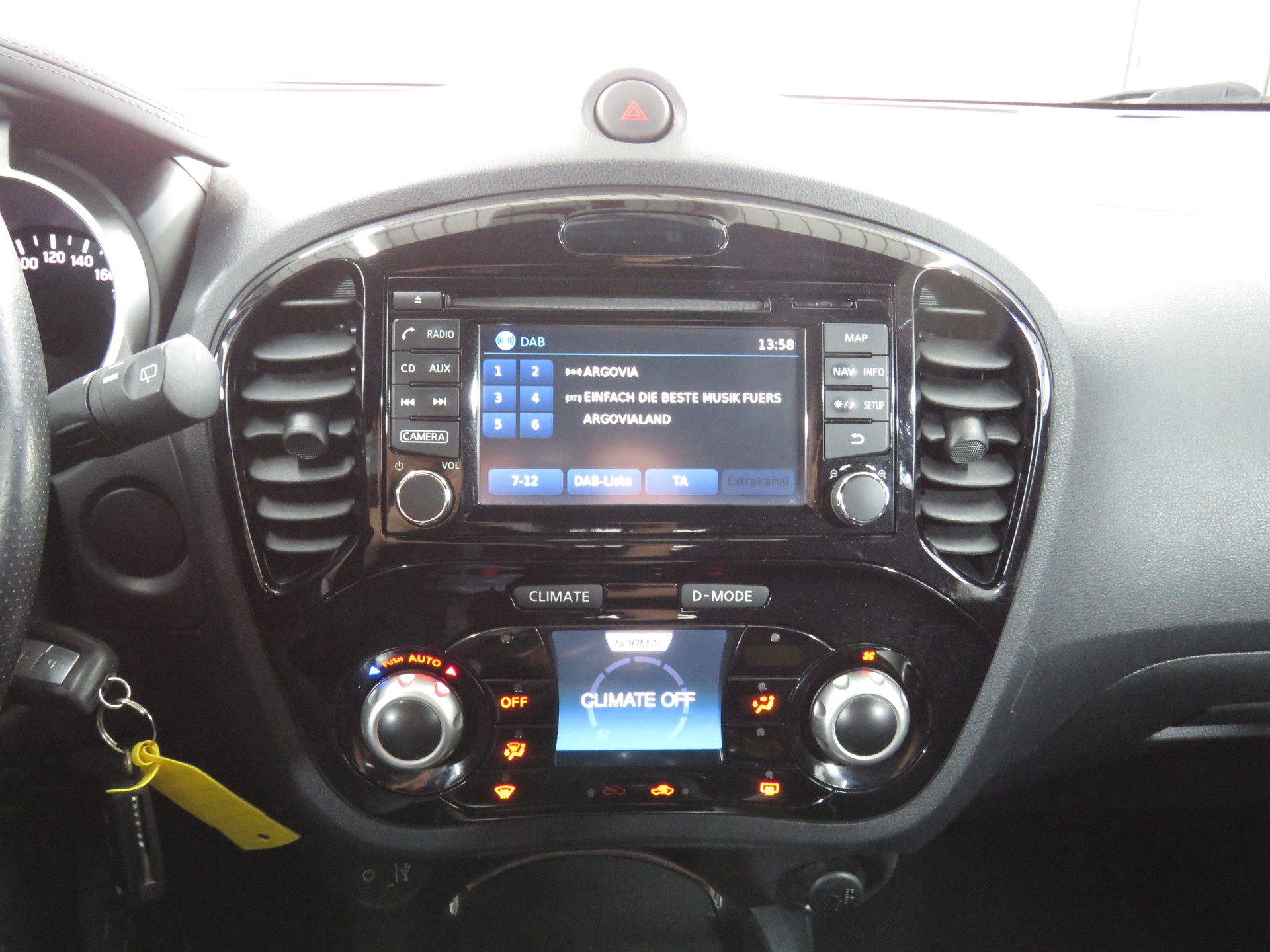 NISSAN Juke 1.2 DIG-T tekna-image-14