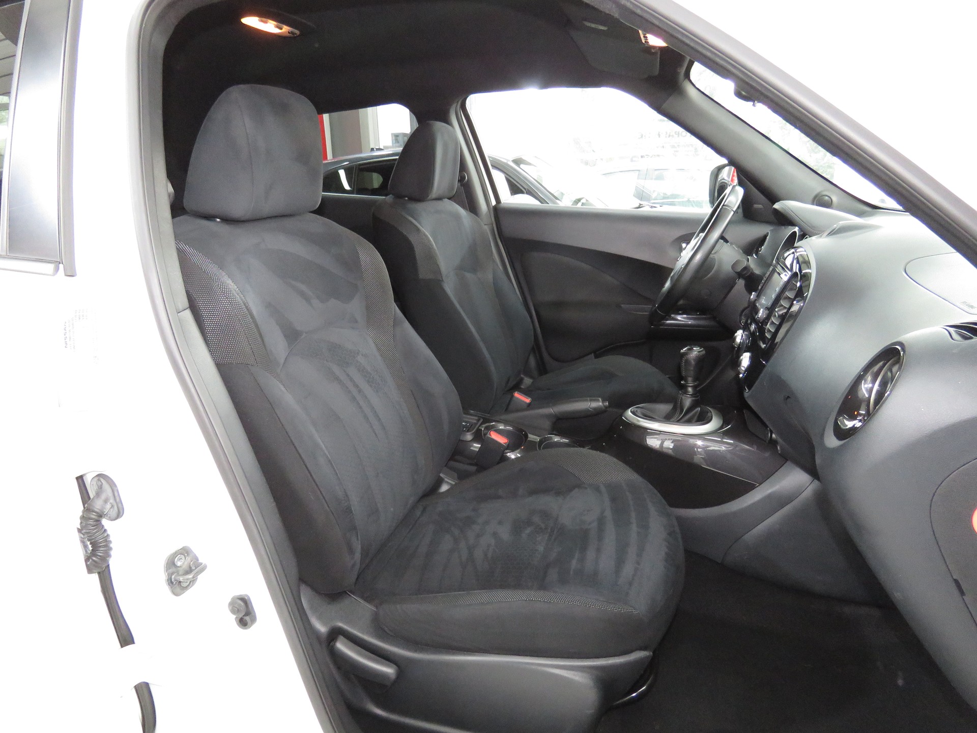 NISSAN Juke 1.2 DIG-T tekna-image-11