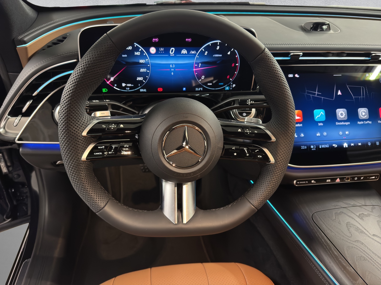 MERCEDES-BENZ E 220 d AMG Line 4Matic-image-12