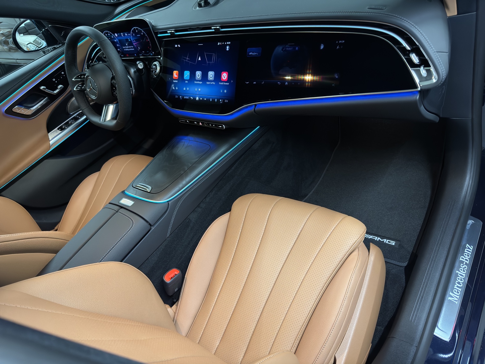 MERCEDES-BENZ E 220 d AMG Line 4Matic-image-11