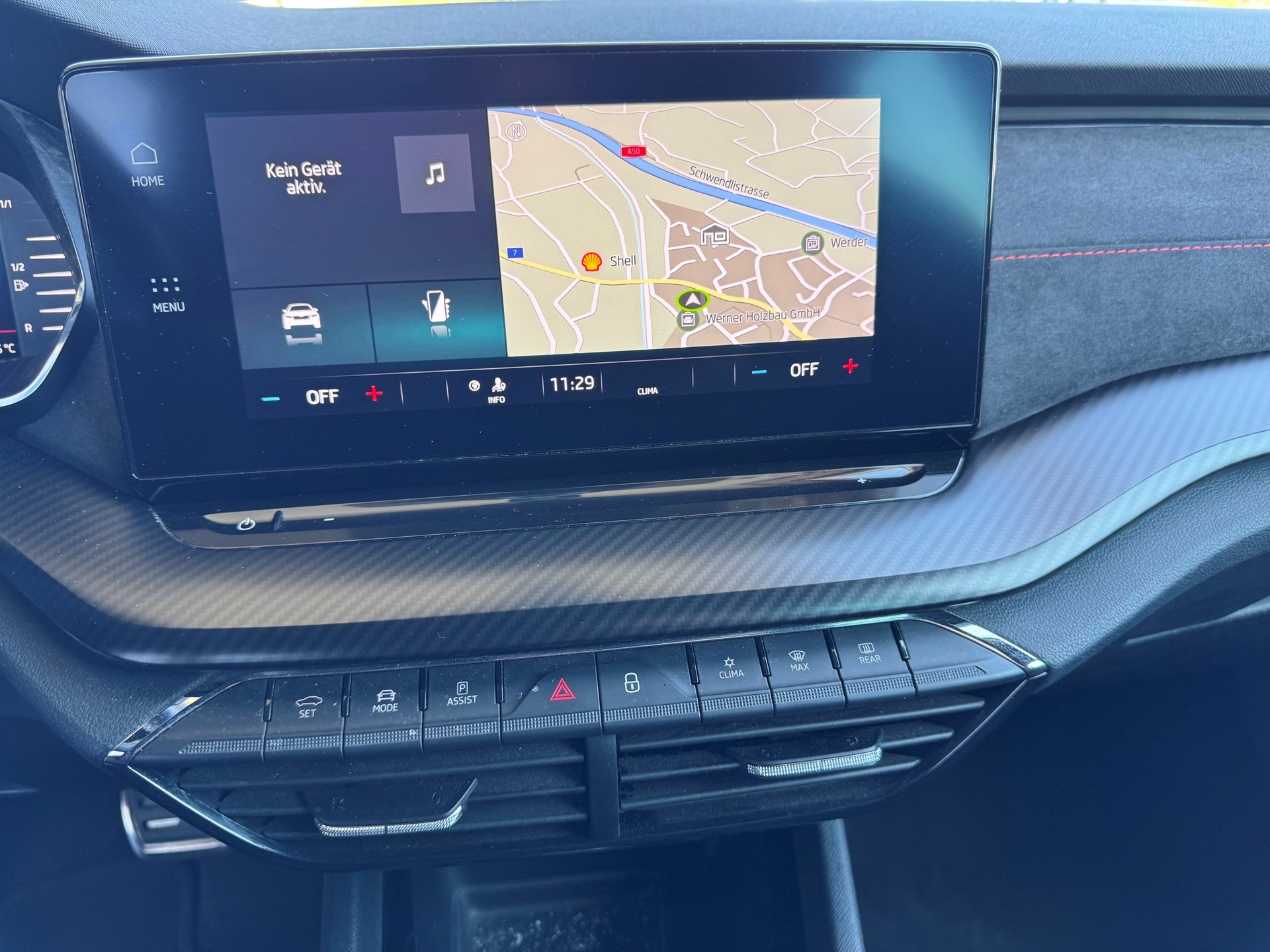 SKODA Octavia Combi 1.4 TSI PHEV DSG RS-image-10