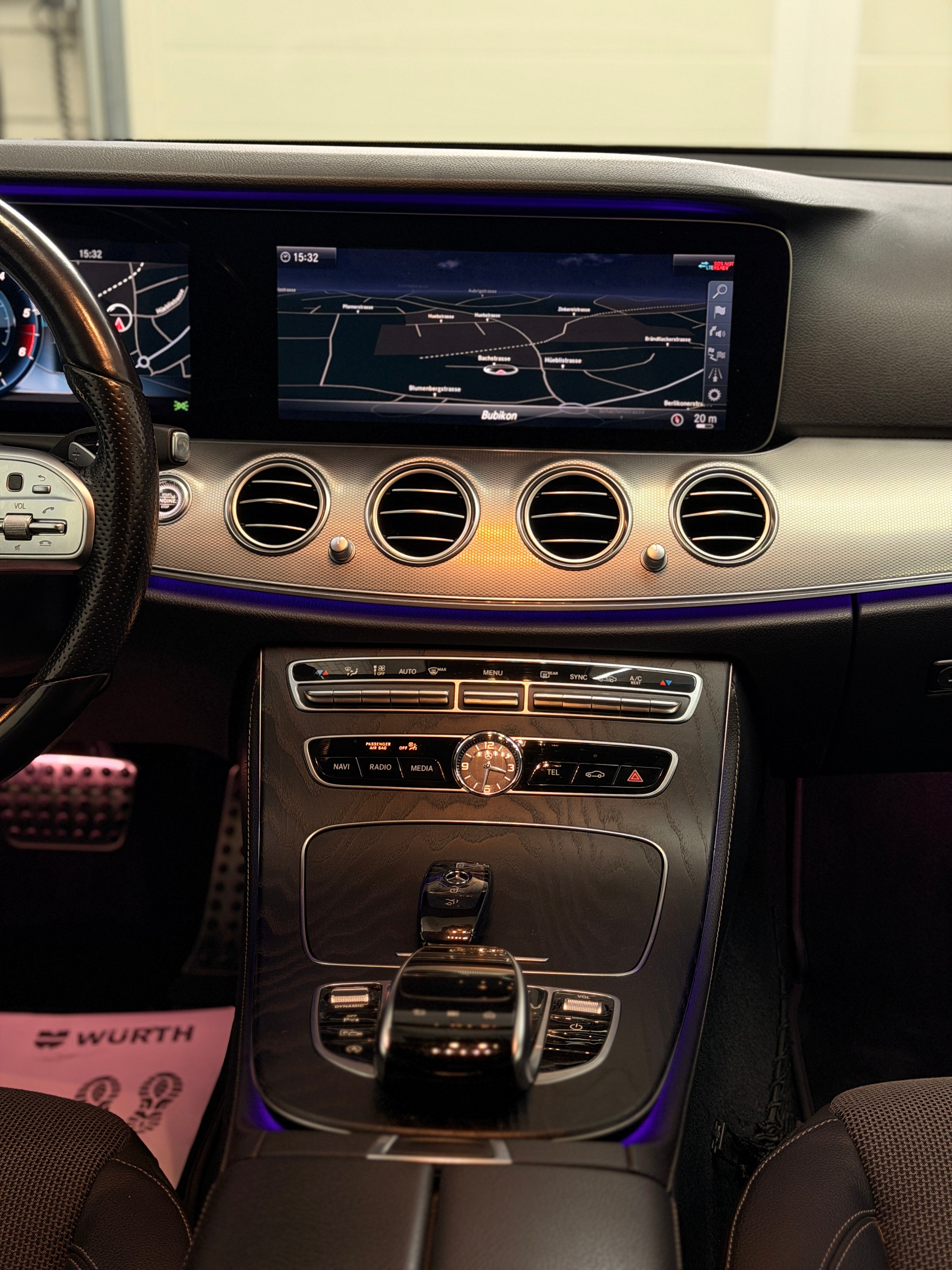 MERCEDES-BENZ E 300 d 9G-Tronic-image-9