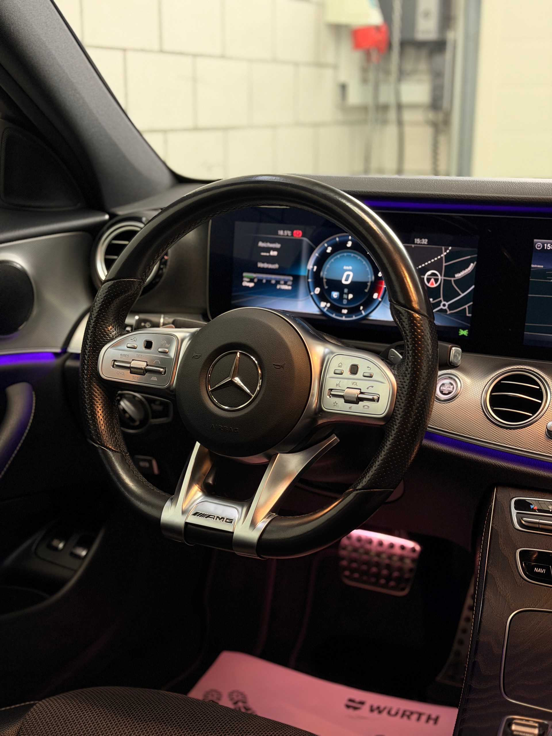 MERCEDES-BENZ E 300 d 9G-Tronic-image-8