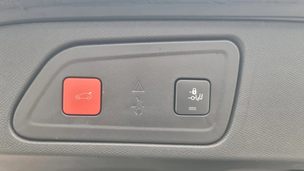 CITROEN C5 Aircross 2.0 BlueHD Shine EAT8 ** 180 PS ** Voll-Leder ** Gr-Navi ** RF-Kamera 360° ** Abstandsregelsysteme ** Ab MFK-image-8