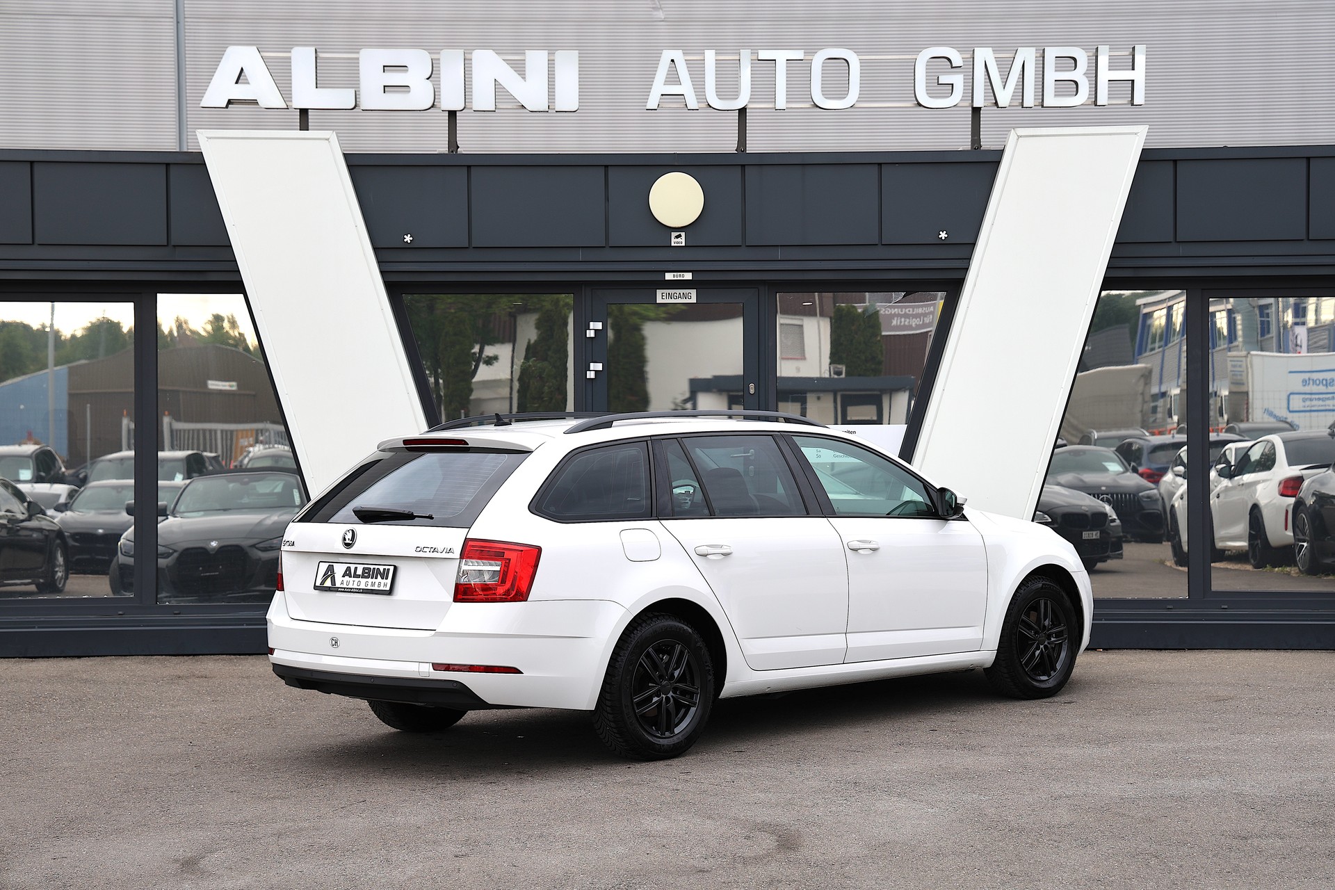 SKODA Octavia Combi 1.6 TDI Ambition DSG-image-3