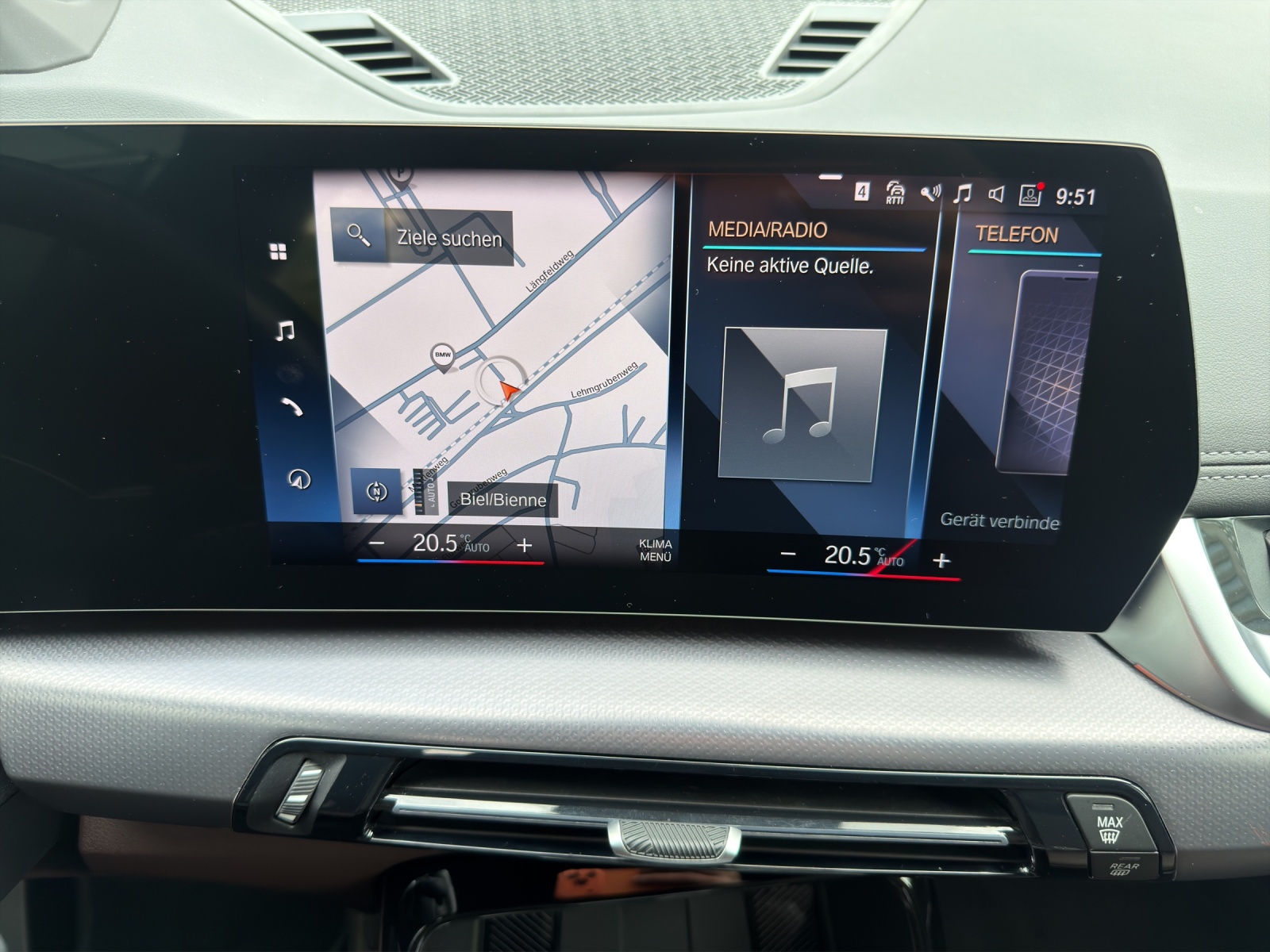 BMW X1 sDrive 18d M Sport-image-12