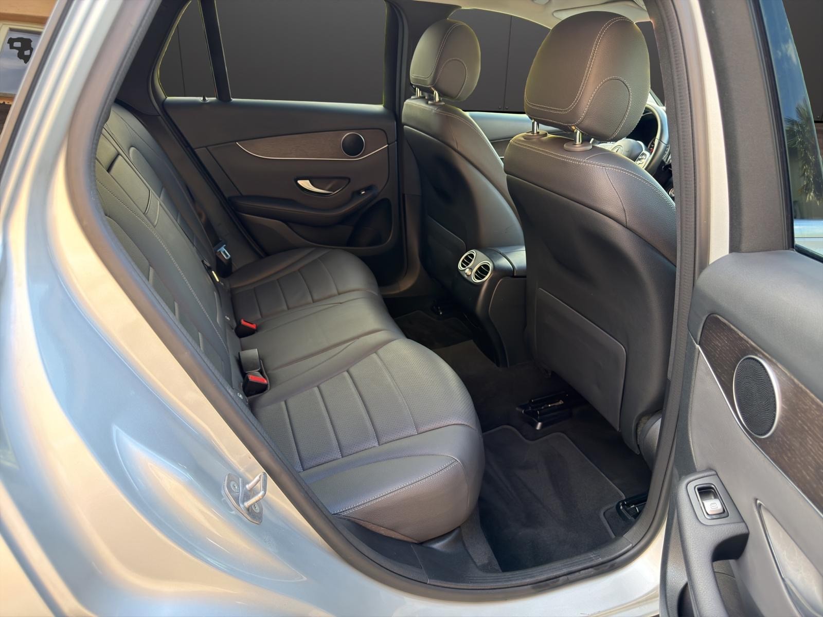 MERCEDES-BENZ GLC 220 d 4Matic 9G-Tronic-image-13
