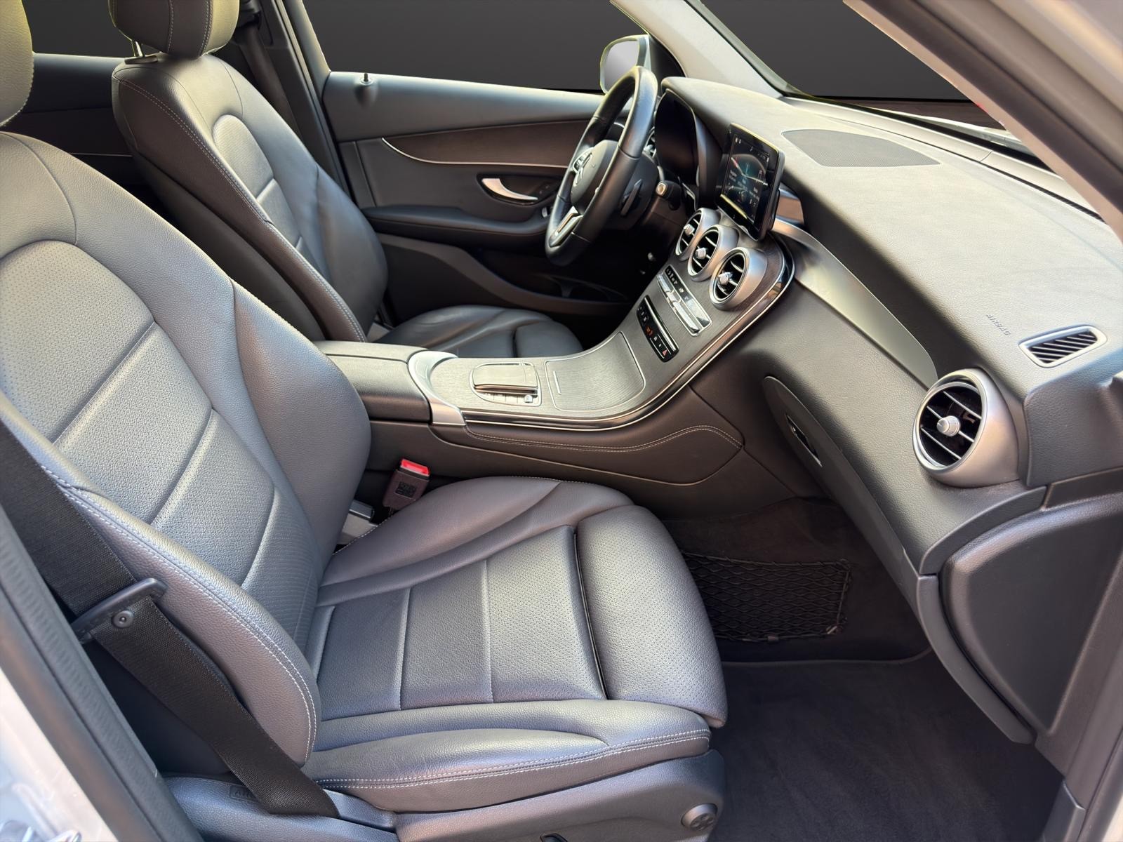 MERCEDES-BENZ GLC 220 d 4Matic 9G-Tronic-image-12