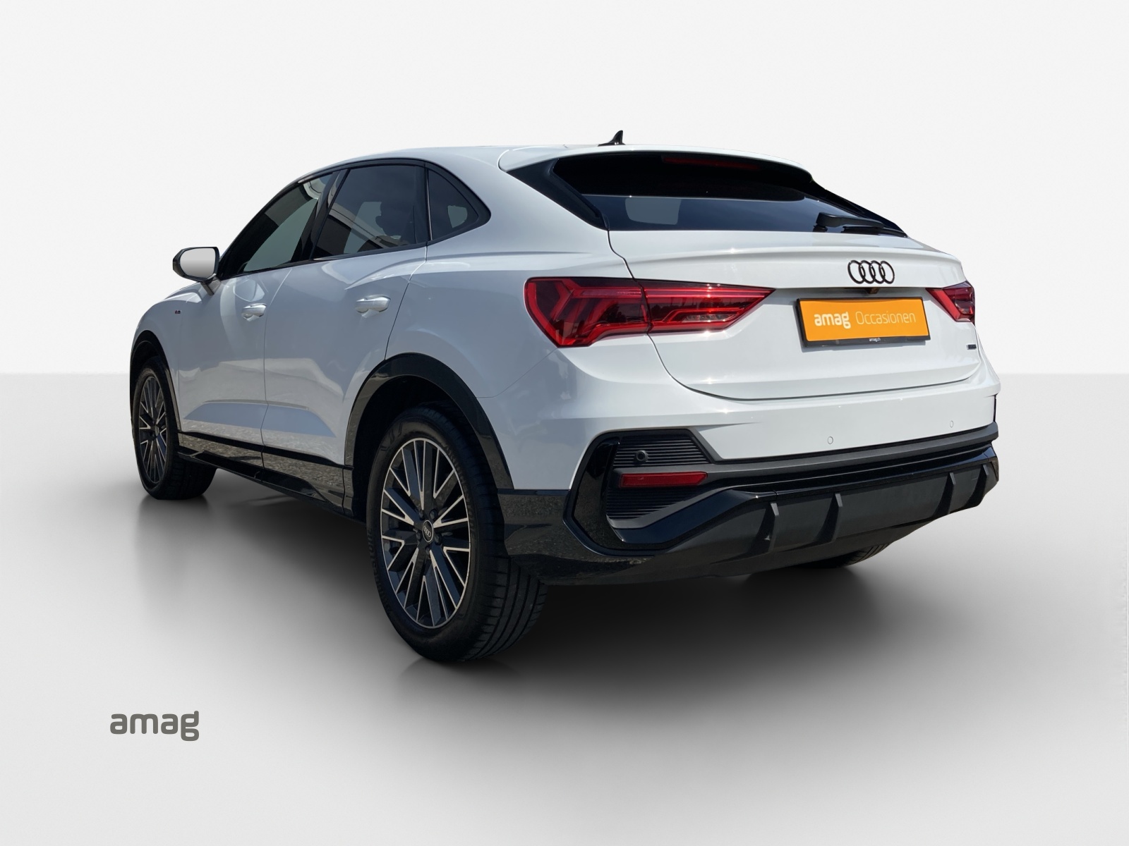 AUDI Q3 Sportback 40 TFSI S line quattro S-tronic-image-2