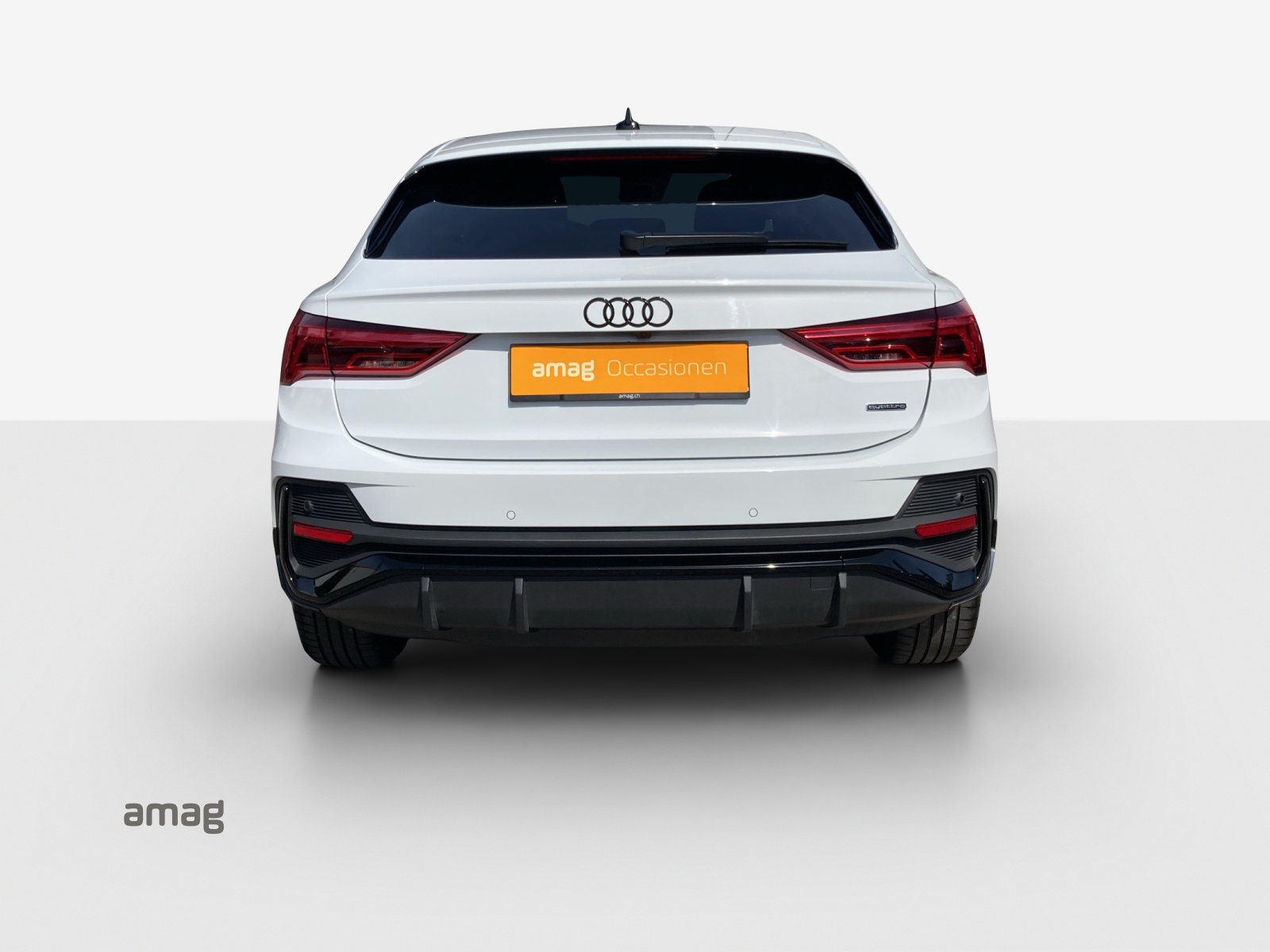 AUDI Q3 Sportback 40 TFSI S line quattro S-tronic-image-3
