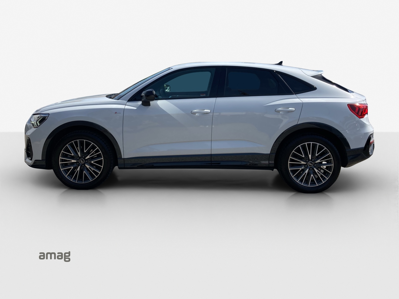 AUDI Q3 Sportback 40 TFSI S line quattro S-tronic-image-1