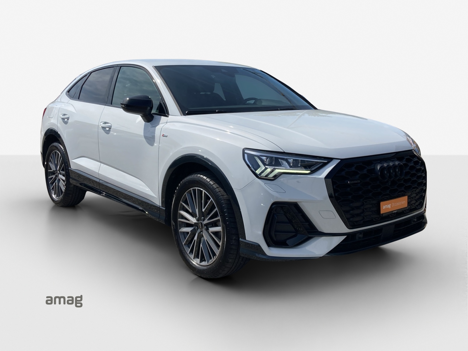 AUDI Q3 Sportback 40 TFSI S line quattro S-tronic-image-5