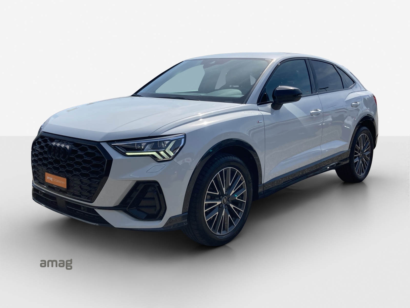 AUDI Q3 Sportback 40 TFSI S line quattro S-tronic-image-0