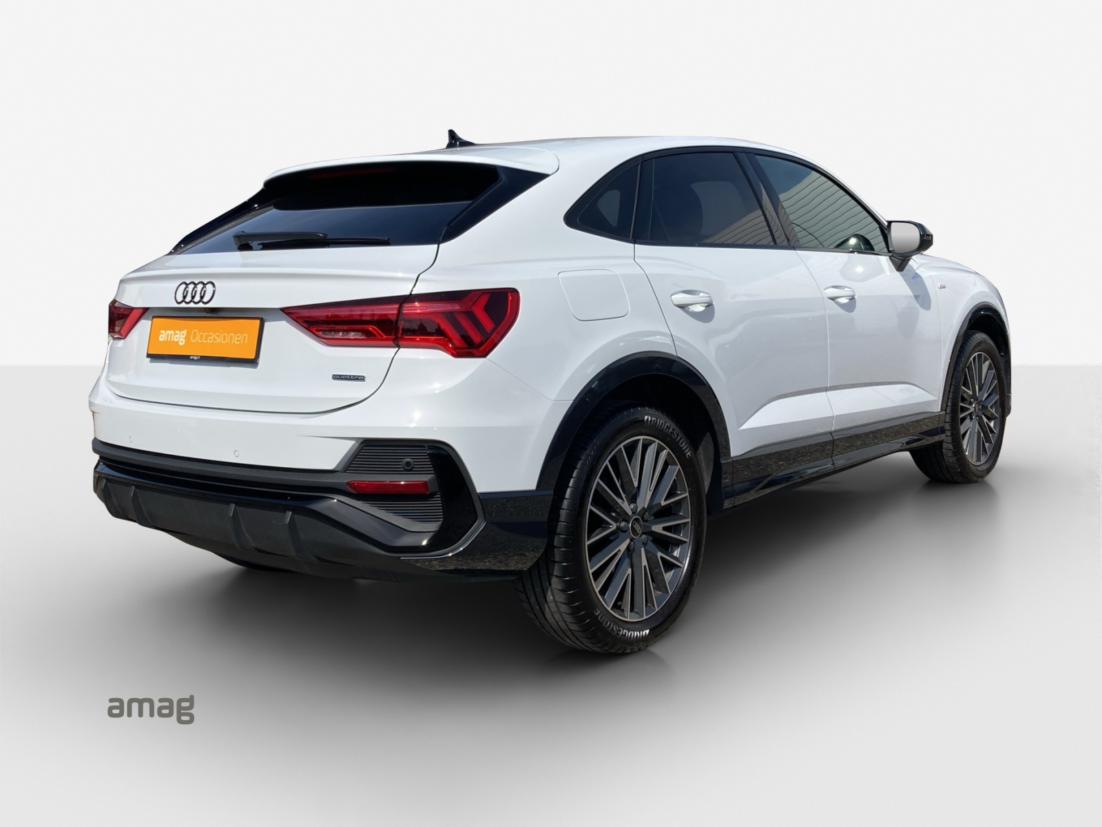 AUDI Q3 Sportback 40 TFSI S line quattro S-tronic-image-4