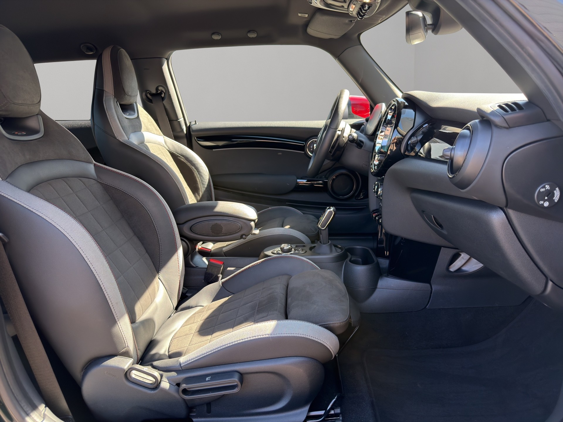 MINI Cooper John Cooper Works Steptronic-image-20