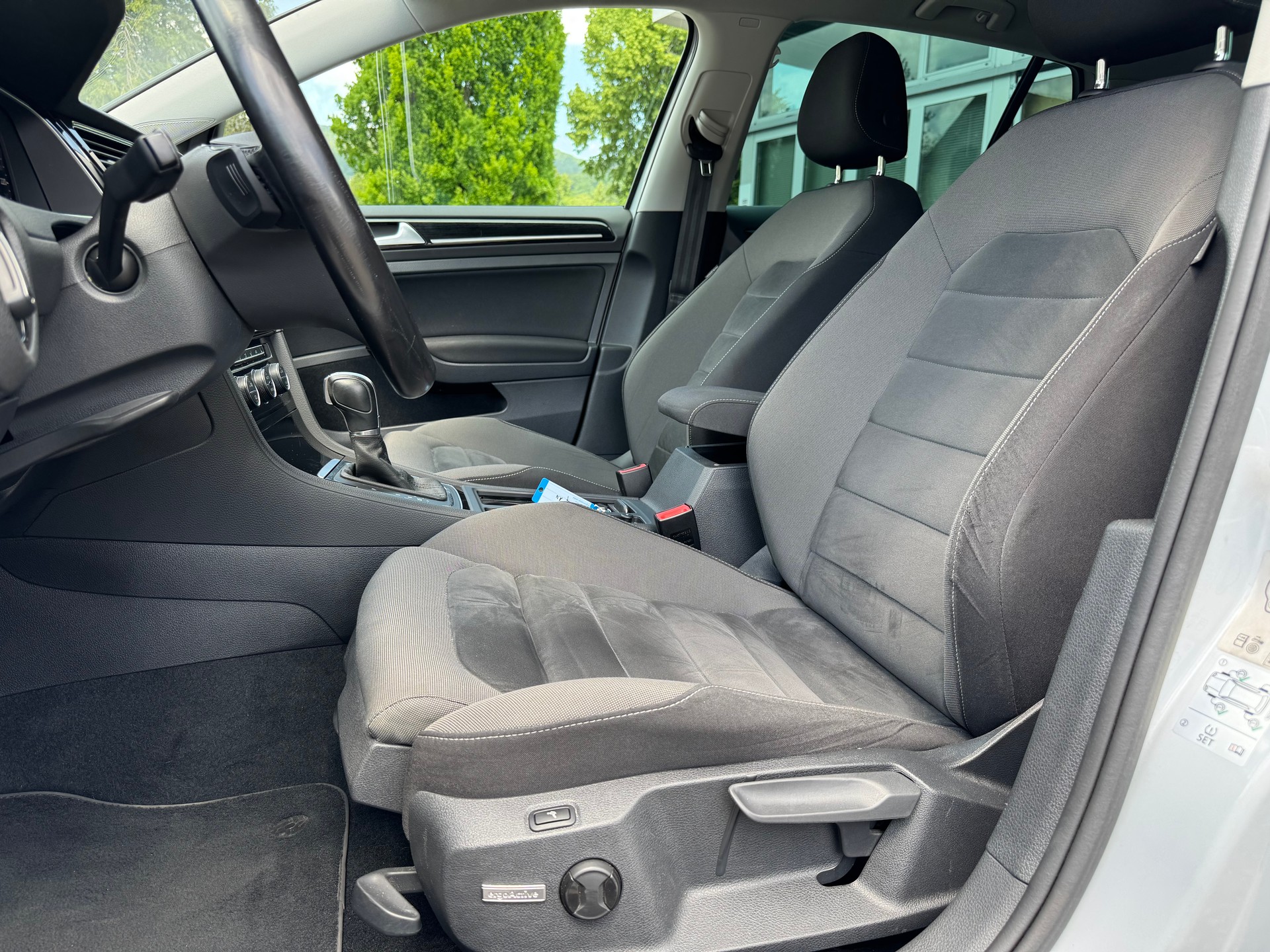 VW Golf 1.4 TSI Highline DSG-image-7