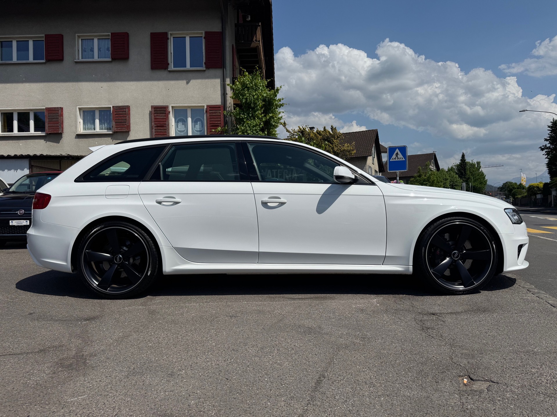 AUDI RS4 Avant 4.2 FSI V8 quattro S-tronic-image-4