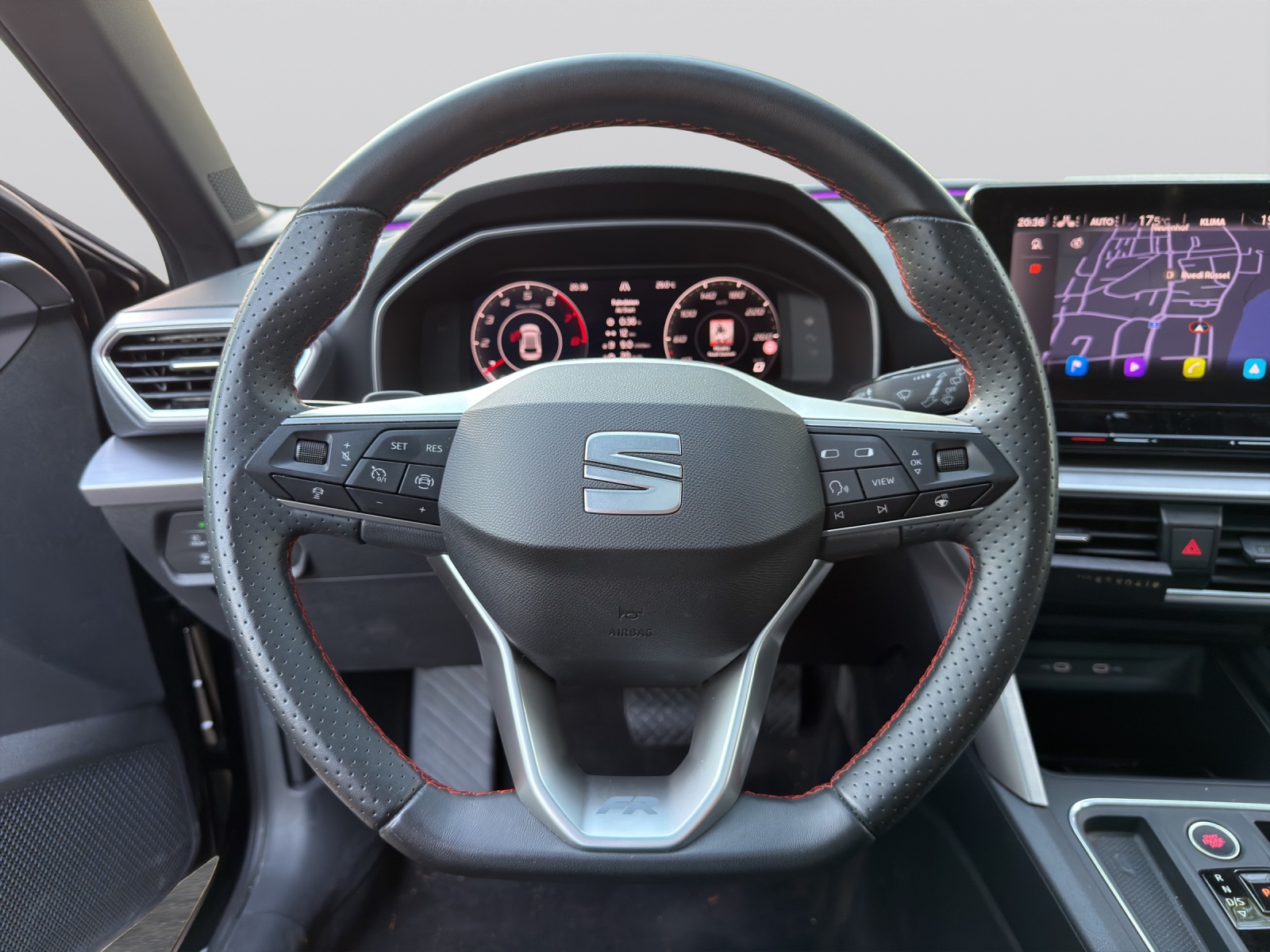 SEAT Leon 1.5 eTSI mHEV DSG FR-image-5