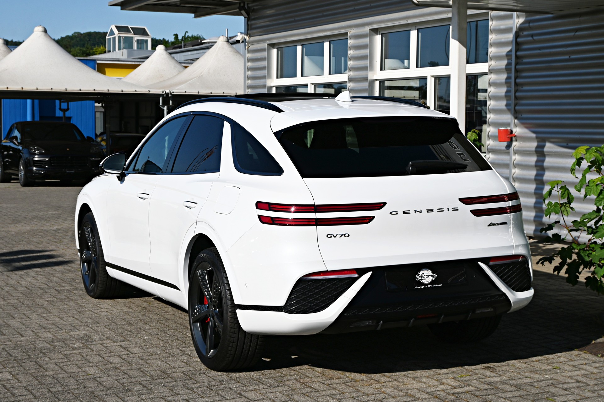 GENESIS GV70 2.2 CRDI Luxury White/Black AT8 AWD 4x4 + Voll-Ausstattung-image-6