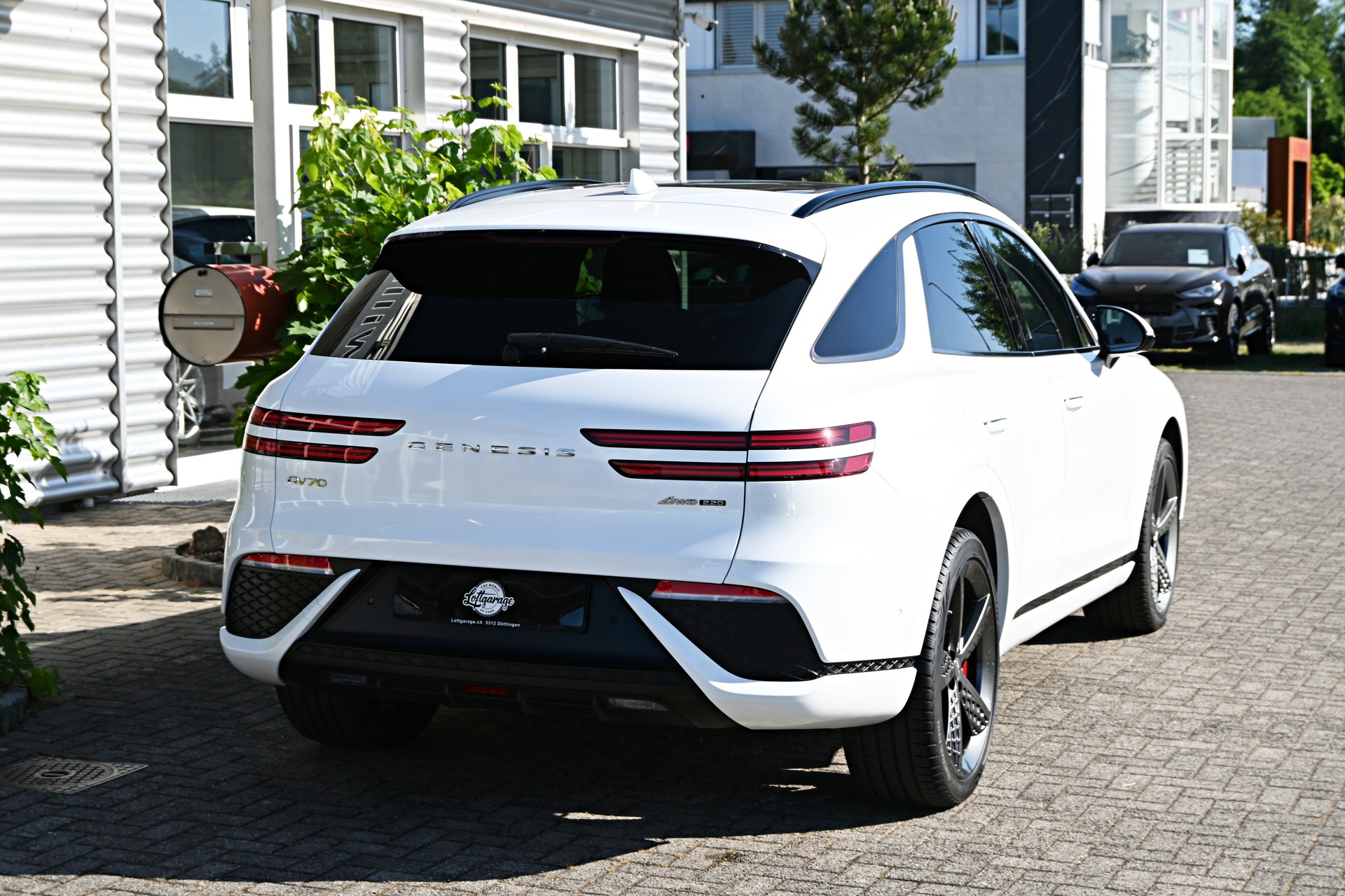GENESIS GV70 2.2 CRDI Luxury White/Black AT8 AWD 4x4 + Voll-Ausstattung-image-7