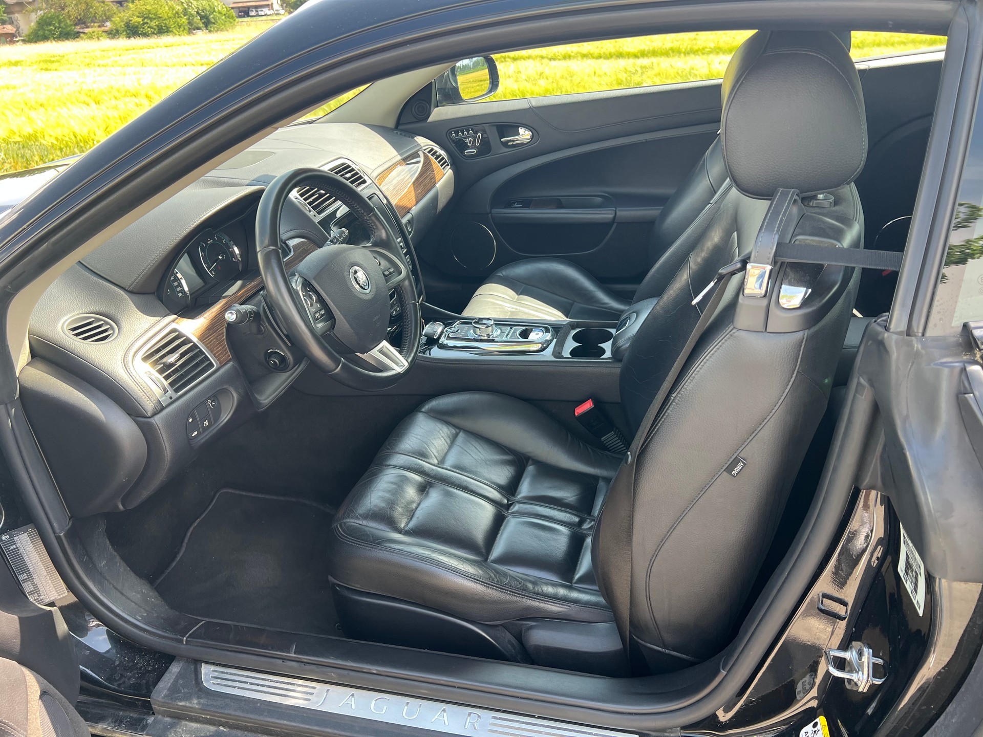 JAGUAR XK 5.0 V8 Automatic-image-21