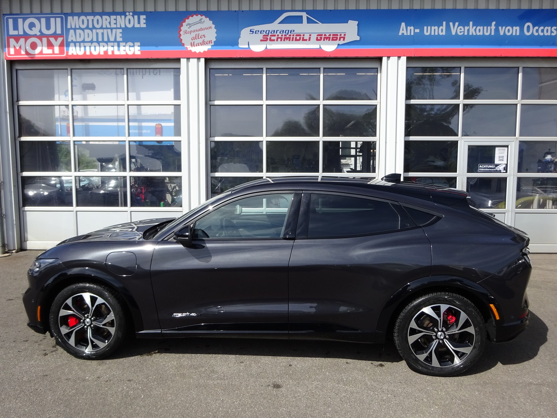 FORD Mustang MACH-E AWD 99 kWh Premium-image-4