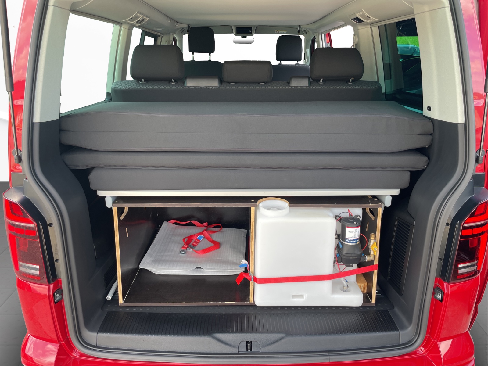 VW T6.1 California 2.0 TDI Beach Liberty 4Motion DSG-image-14