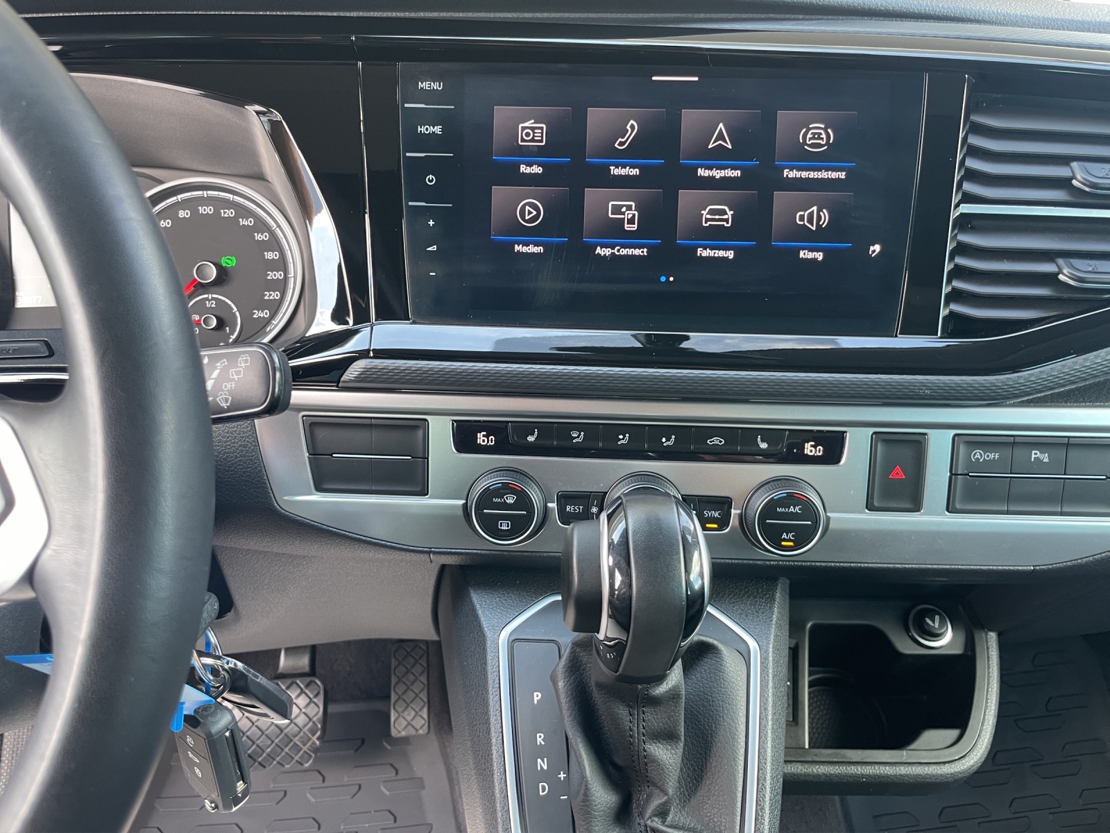 VW T6.1 California 2.0 TDI Beach Liberty 4Motion DSG-image-10