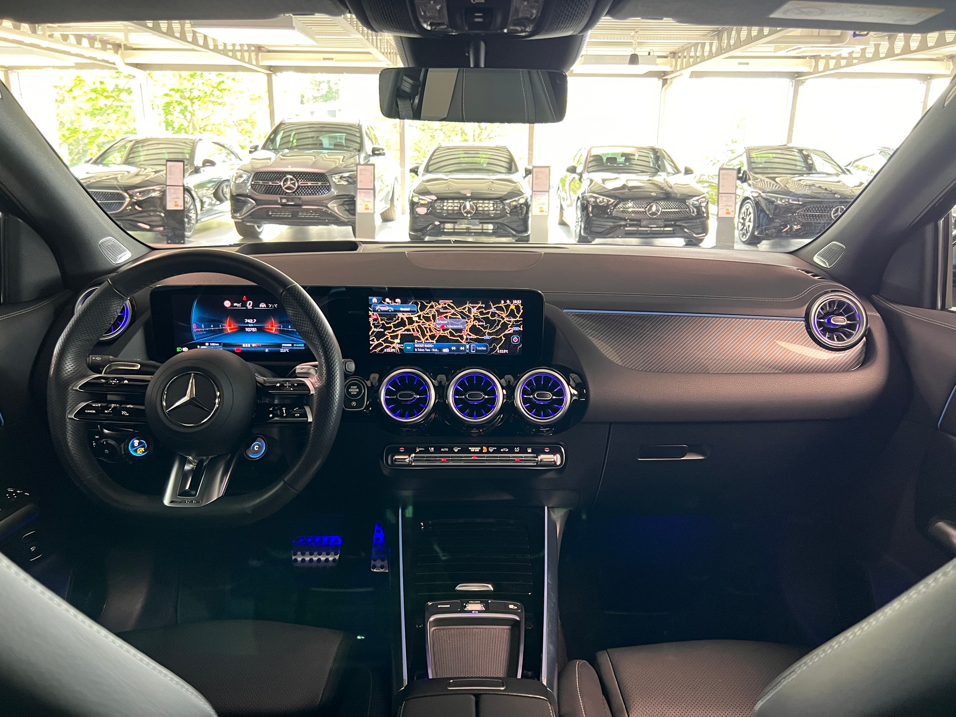 MERCEDES-BENZ GLA AMG 35 4Matic 8G-DCT-image-10