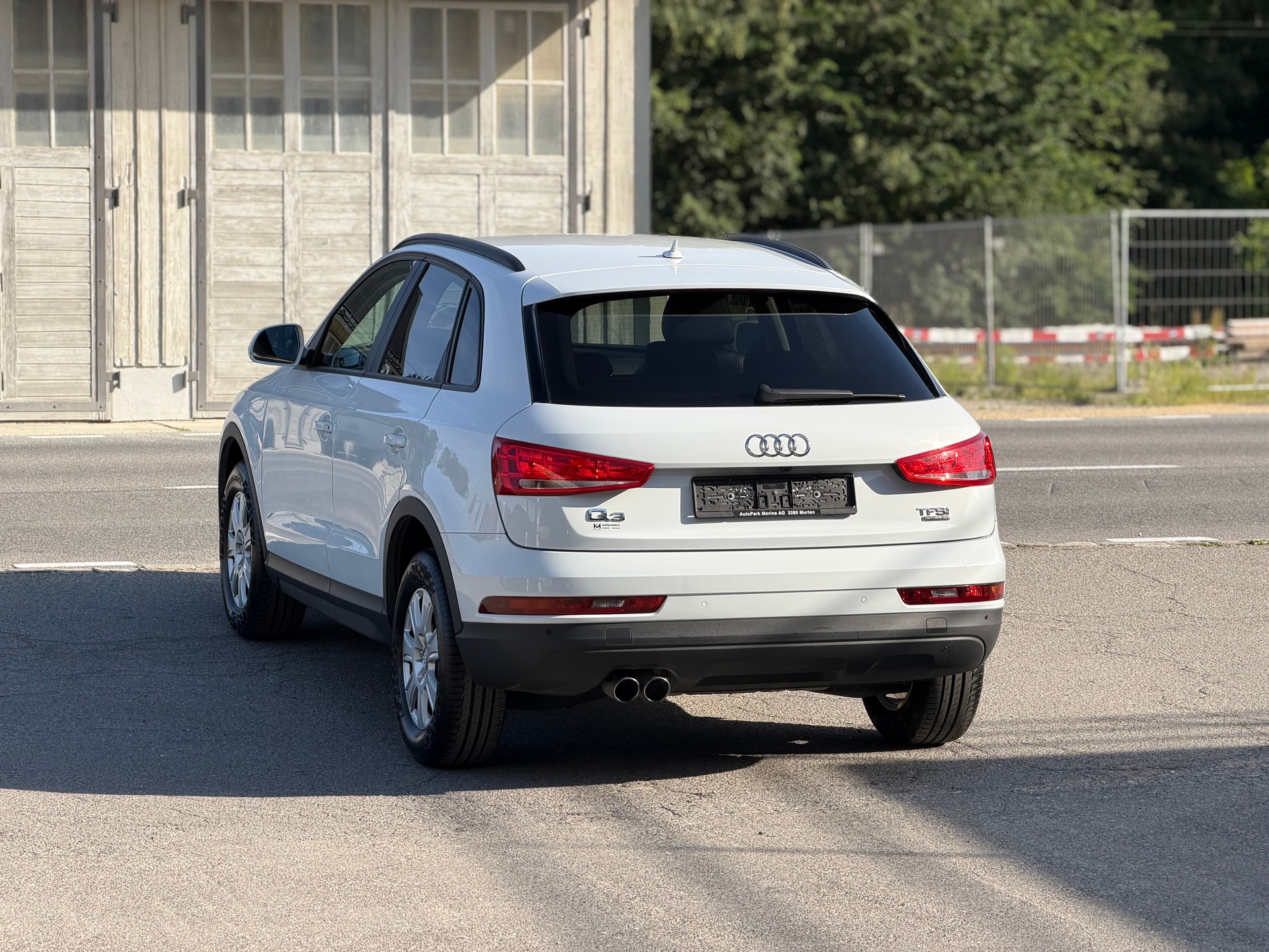 AUDI Q3 2.0 TFSI quattro S-tronic-image-6