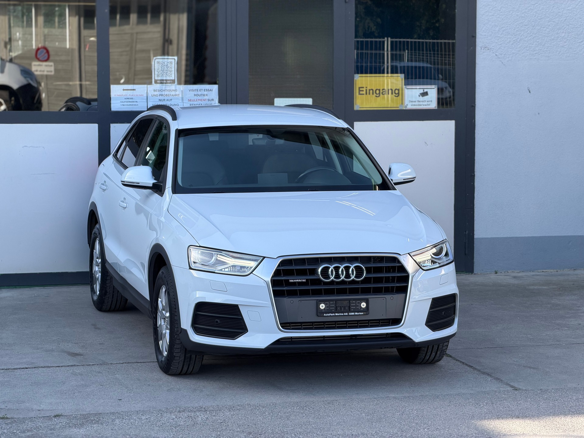 AUDI Q3 2.0 TFSI quattro S-tronic-image-3