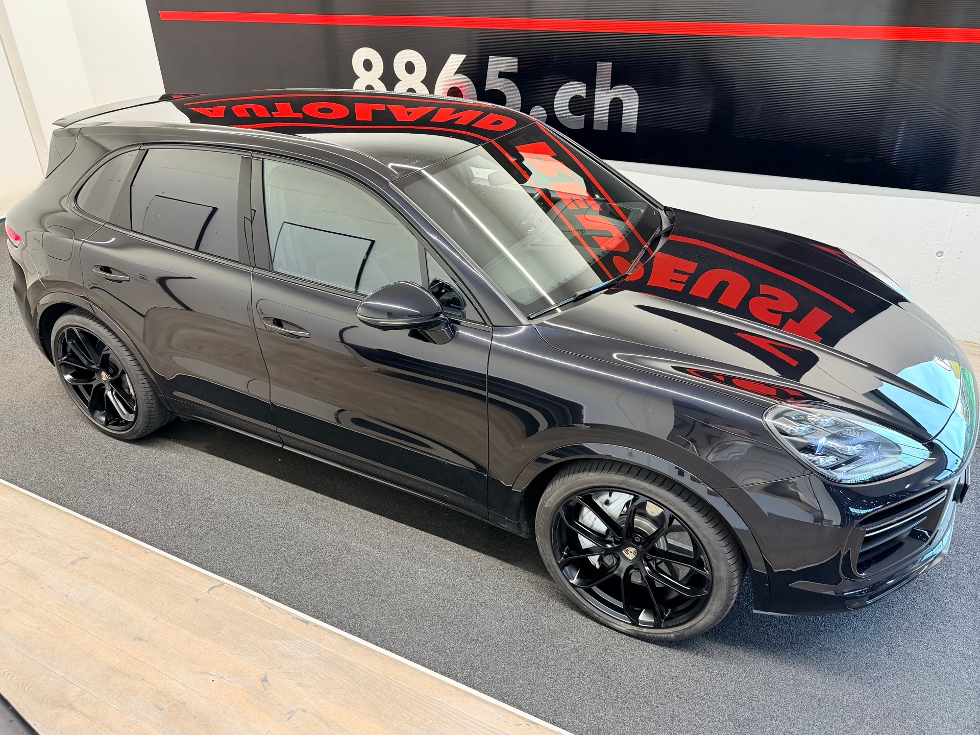 PORSCHE Cayenne Turbo-image-5