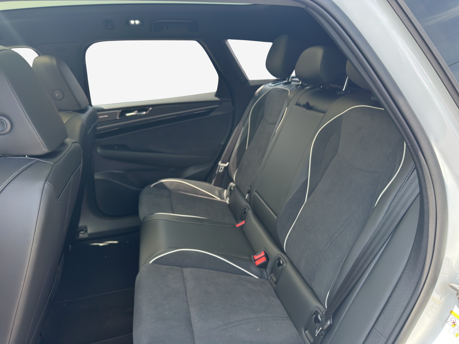 VW ID.7 Tourer Pro S-image-11