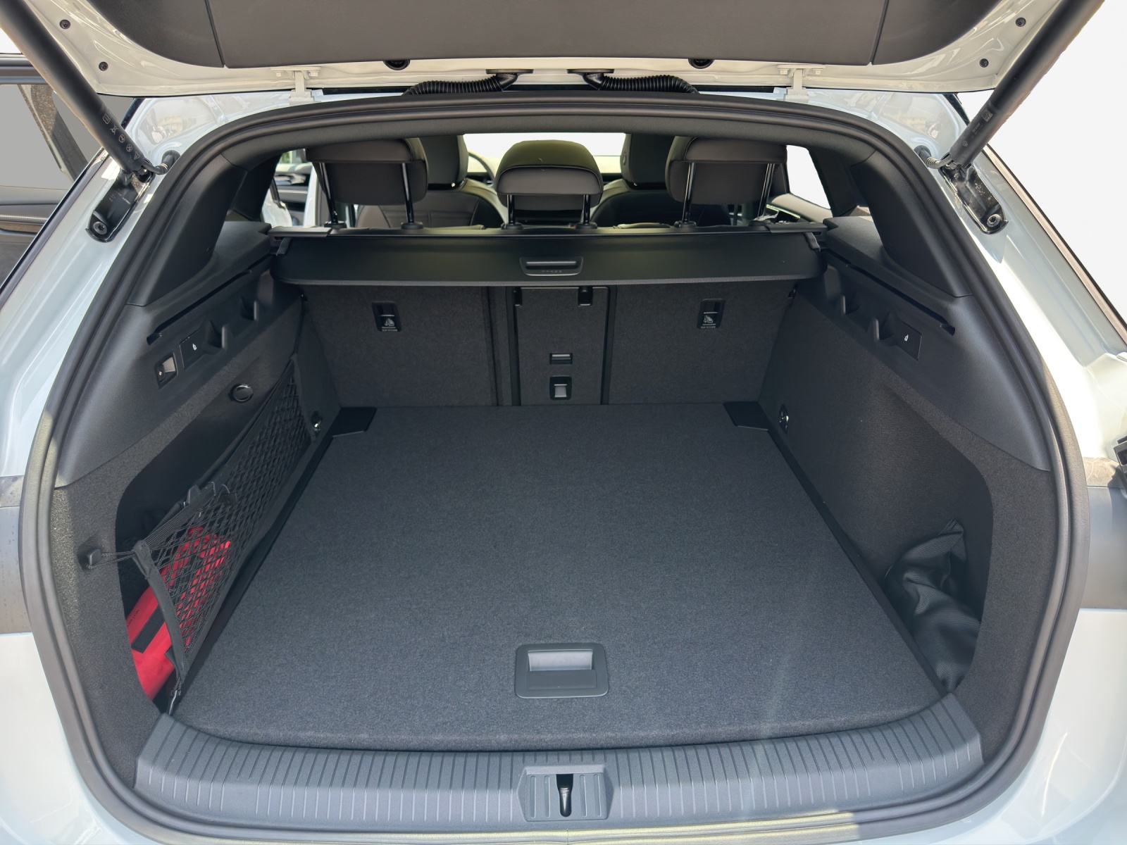 VW ID.7 Tourer Pro S-image-12