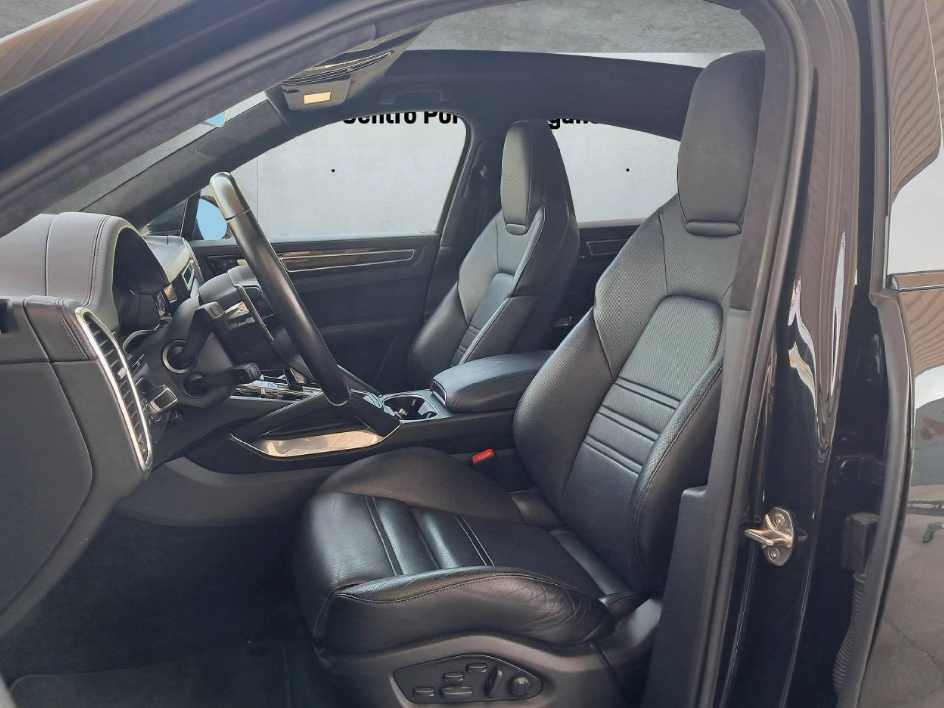 PORSCHE Cayenne Turbo S E-Hybrid Coupè-image-4