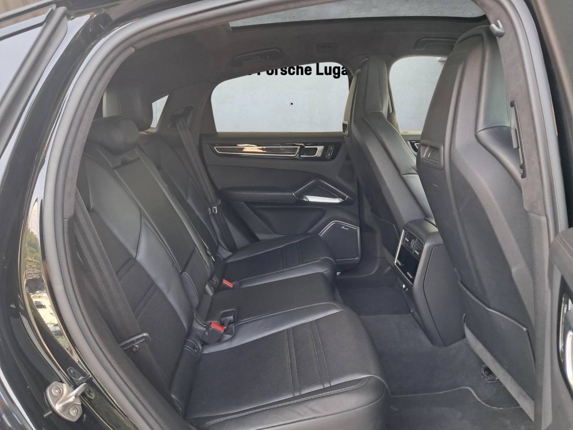PORSCHE Cayenne Turbo S E-Hybrid Coupè-image-18